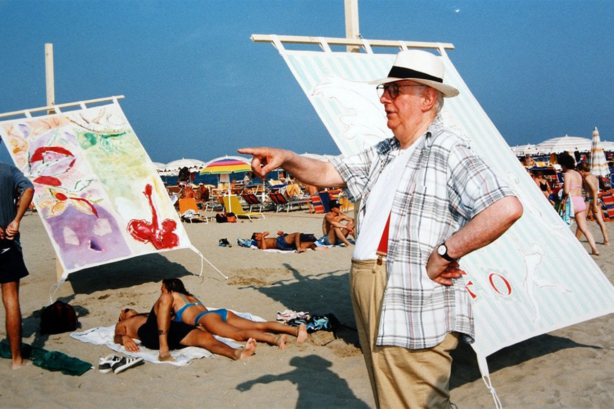 Dario Fo sulla spiaggia di Ravenna