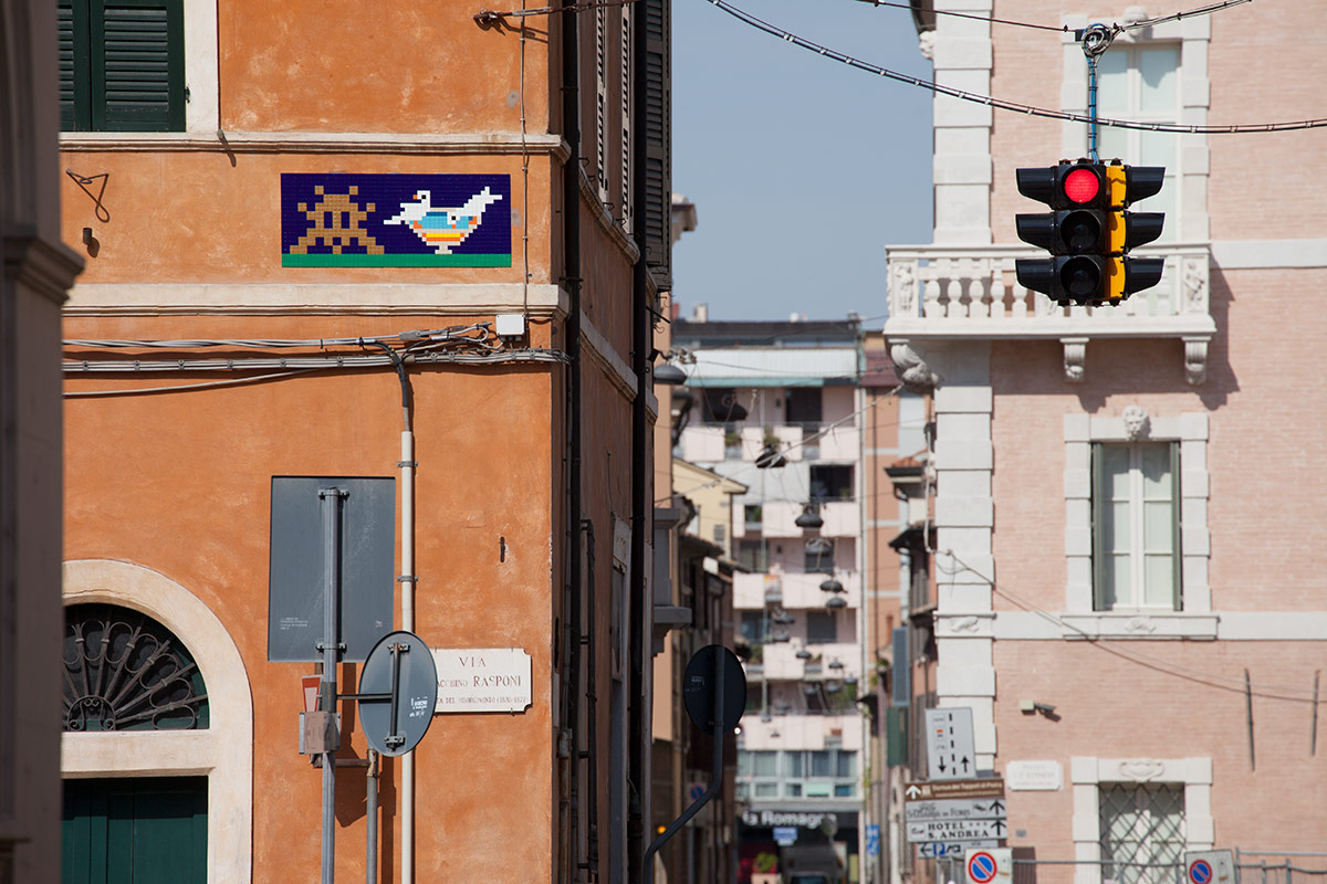 Invader - Galla Placidia's drinking doves