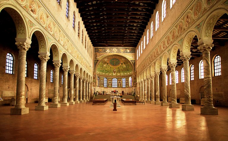 Basilica of Sant'Apollinare in Classe - Central nave