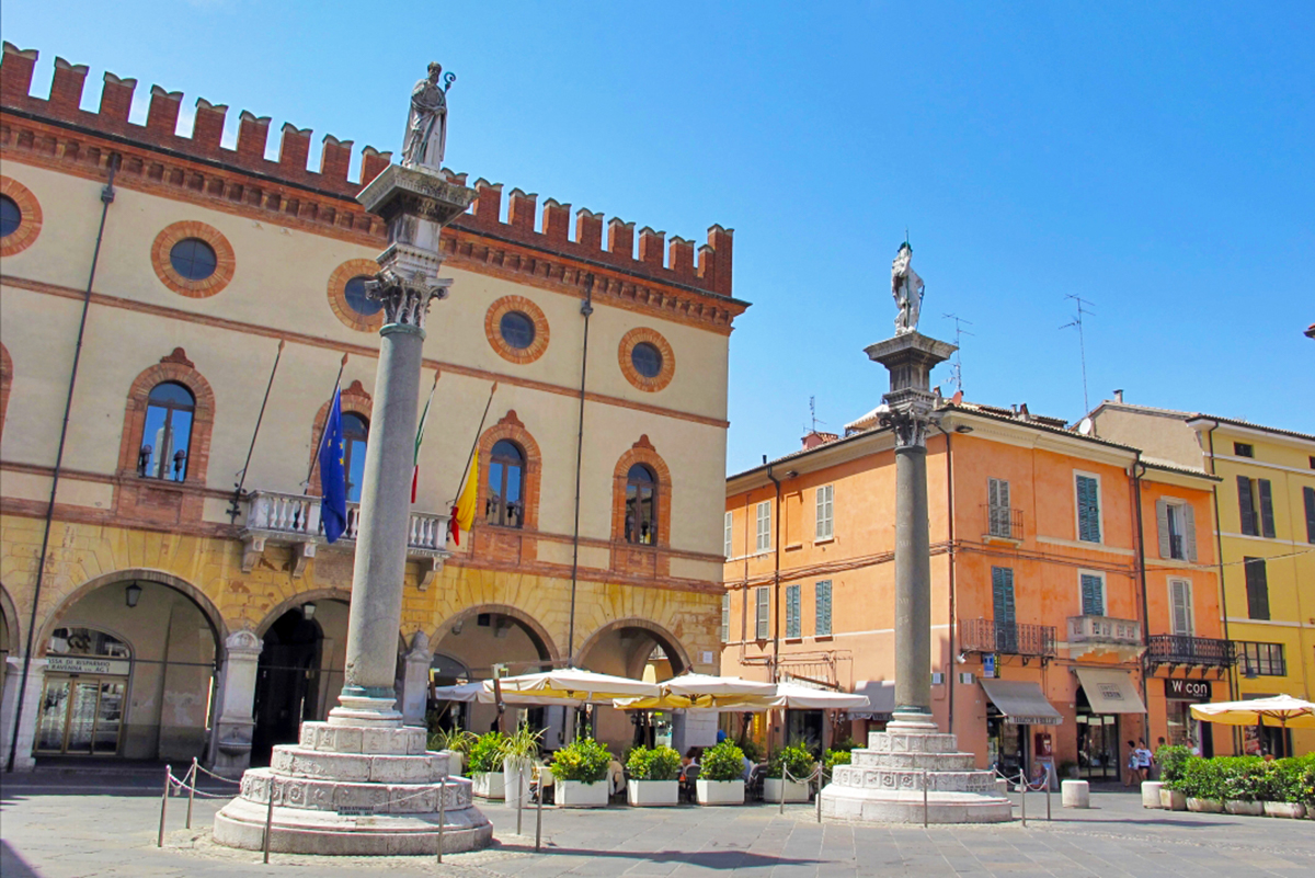 Venetian columns of Piazza del Popolo (Ravenna)