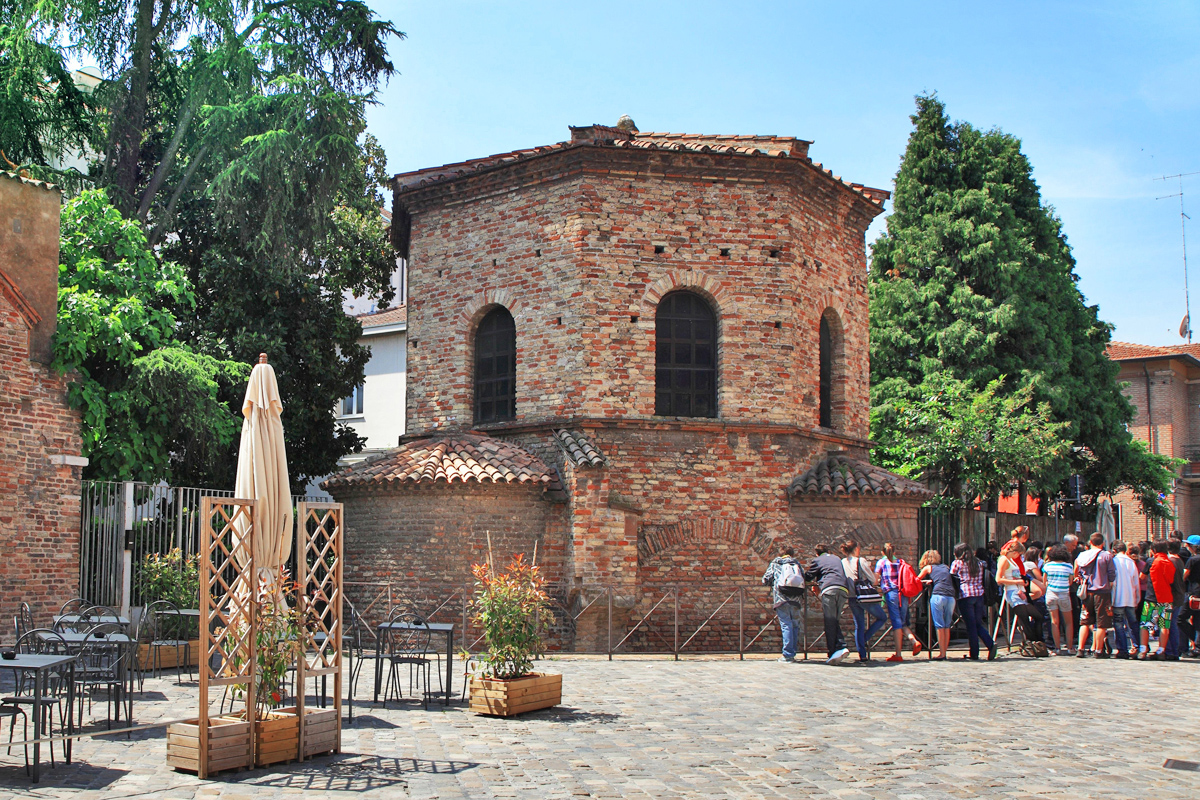 Arian Baptistery (Ravenna)