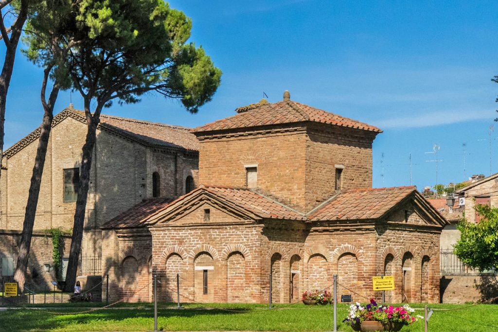 Le colombe abbeveranti del mausoleo di Galla Placidia, Ravenna