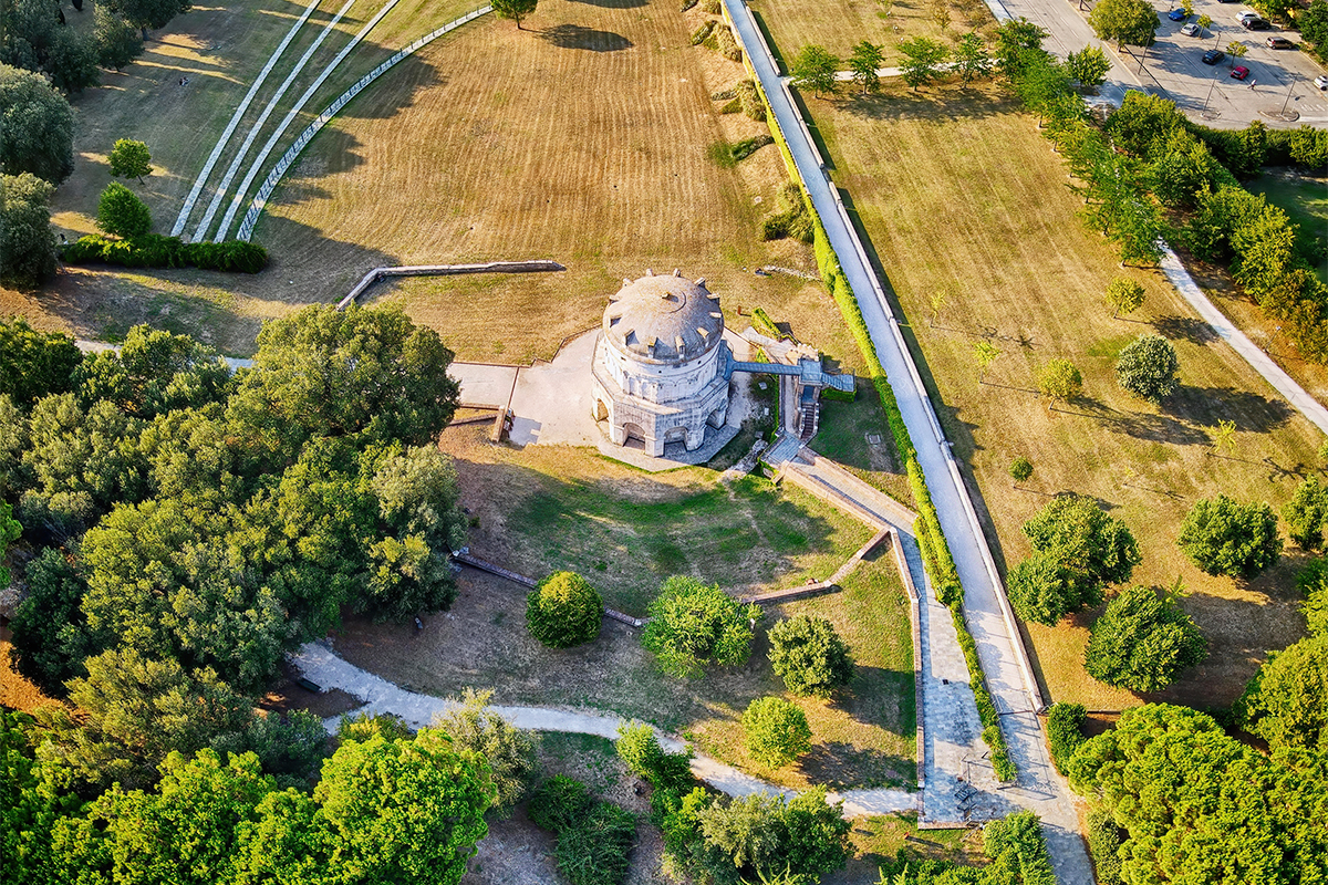 Teodorico Ravenna Storia Mausoleo Di Teodorico A Ravenna Analisi