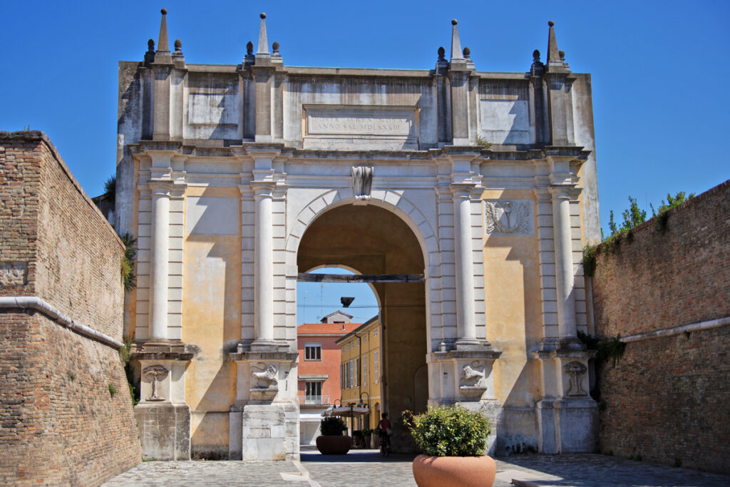 Porta Adriana (o Cavour)