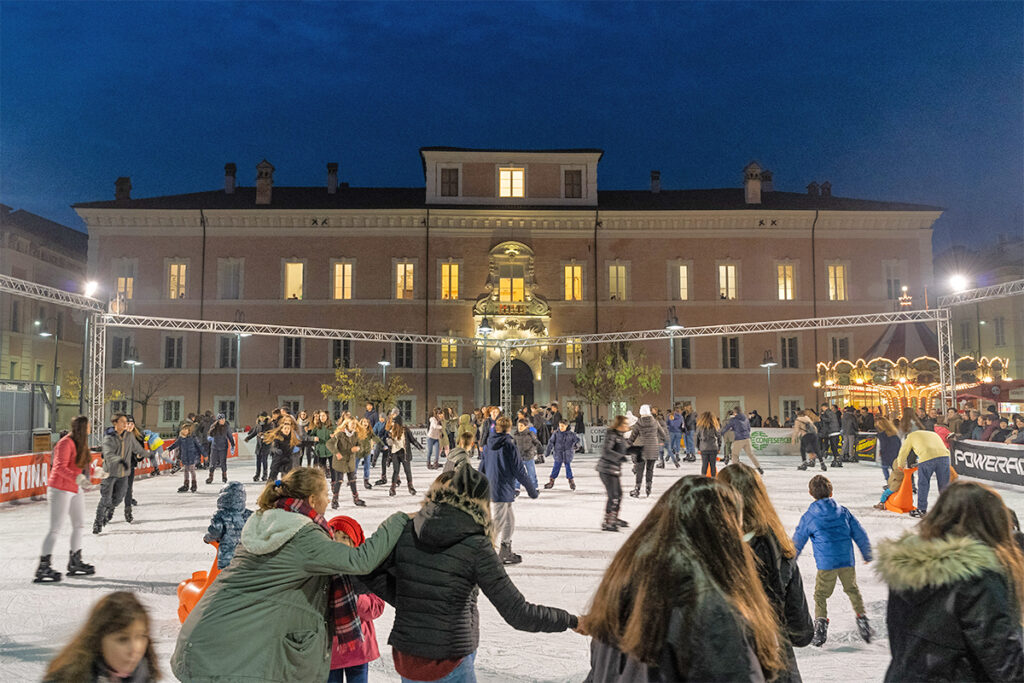 Jfk on Ice (Ice-skating rink in Ravenna)