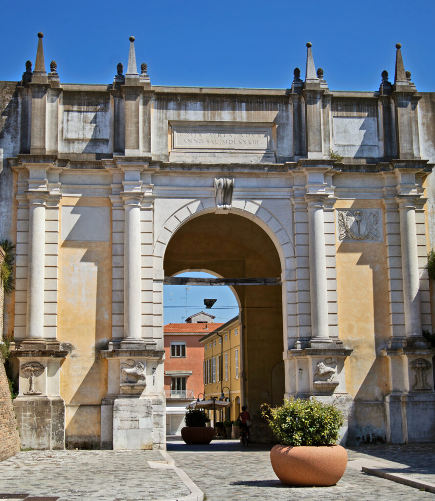 Porta Adriana (o Cavour)