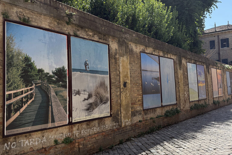 Via Zirardini Open-Air Gallery, Uno scatto per la Bandiera Blu 2025